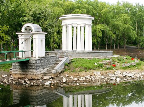 Без многочисленных посетителей на достопримечательностях