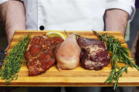 Выбор мяса для приготовления аутентичной солянки