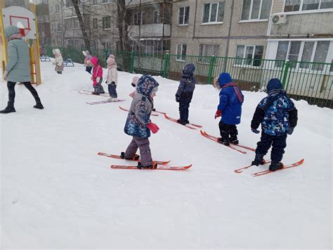 Дополнительные развлечения для детей: катание на лыжах и коньках