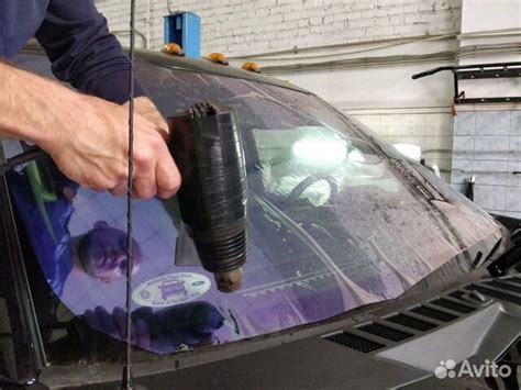 Основы нанесения покрытия на заднюю грань стекла автомобиля без применения источника тепла
