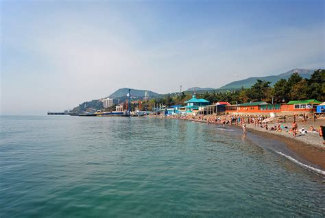 Погодные условия на побережье Алушты в третьем осеннем месяце