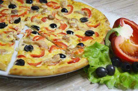Подготовка ингредиентов: первый шаг к созданию вкусной и ароматной пиццы