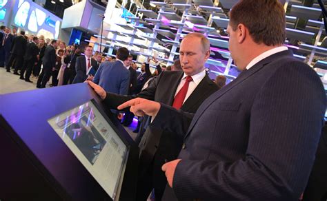 Посещение кассы или информационного центра на вокзале
