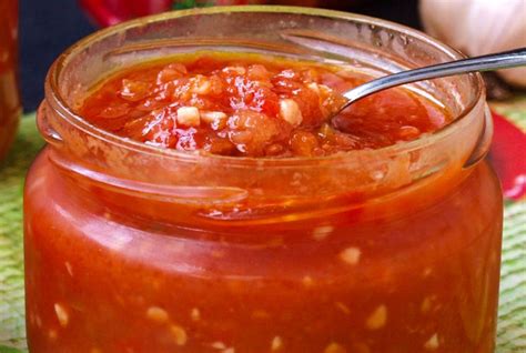 Постепенное приготовление аджики из готовой сухой смеси