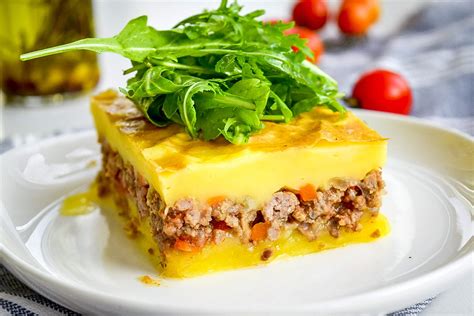 Постепенное создание смаковитого соуса для вкусной запеканки