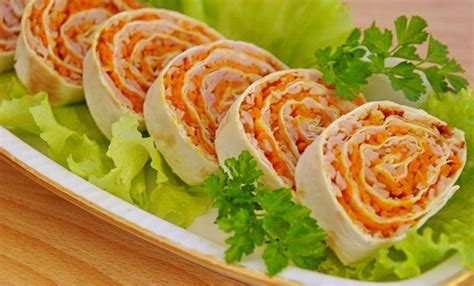 Приготовление начинки для аппетитного рулета
