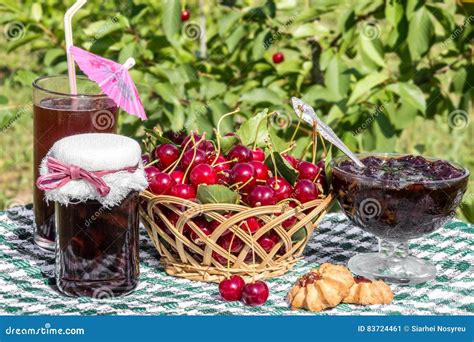 Секреты сохранения яркости и мягкости варенья из сочных вишен