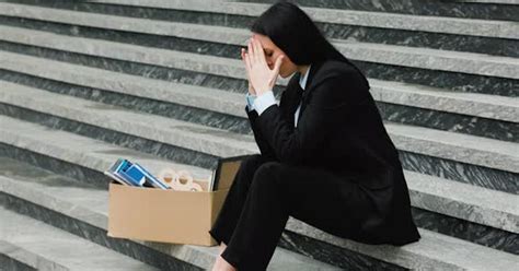Увольнение и потеря работы
