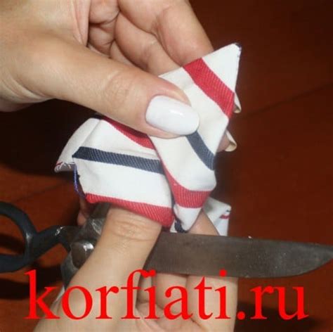 Шаг 3. Сгибание и формирование воротника